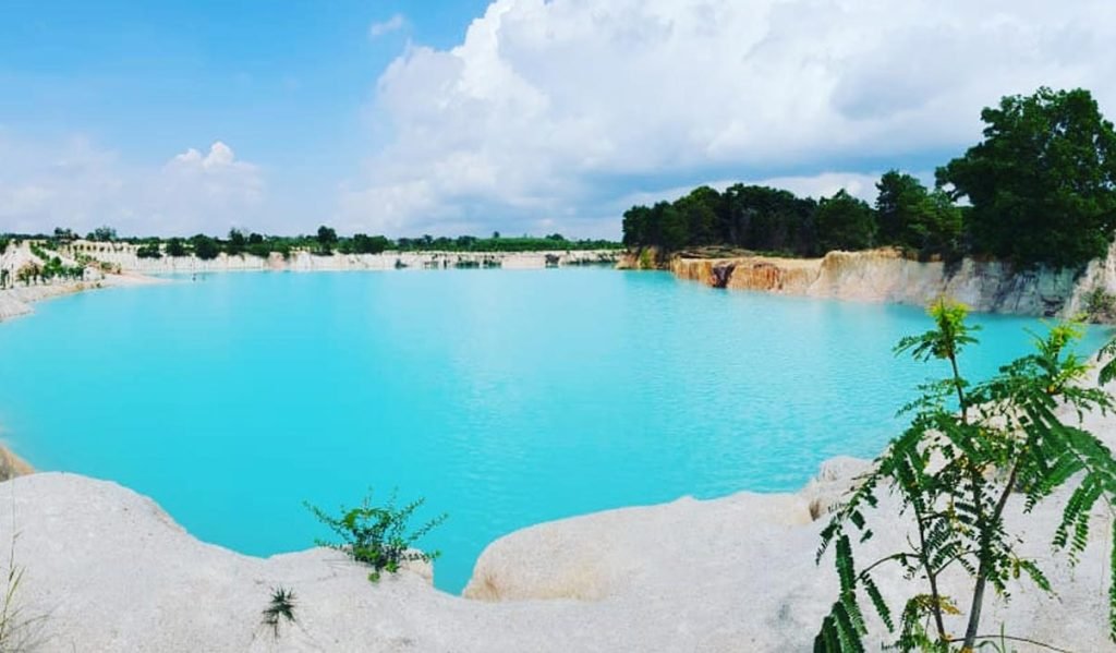 danau kawal biru bintan